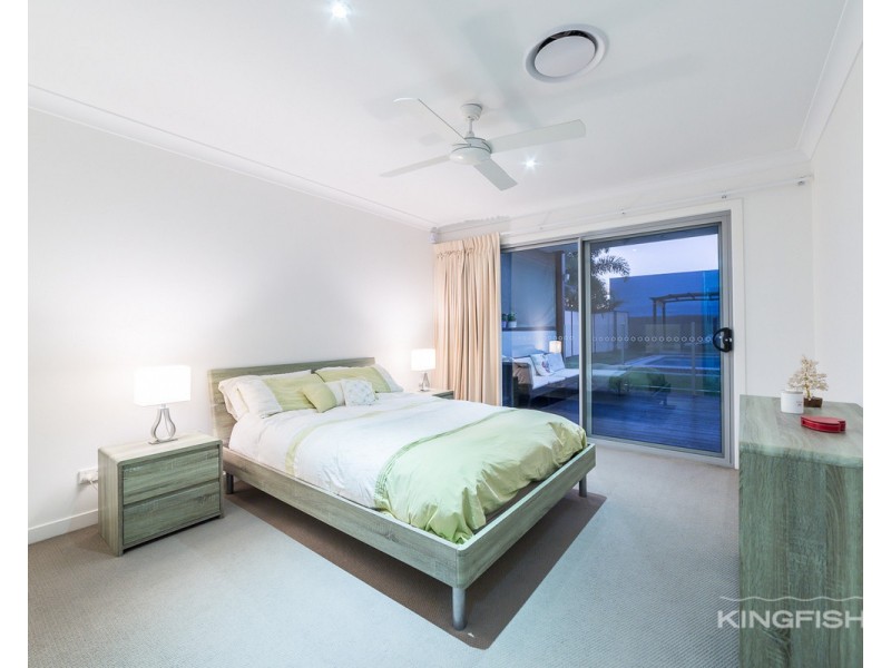 5 Warrina Crescent, Burleigh Waters QLD 4220