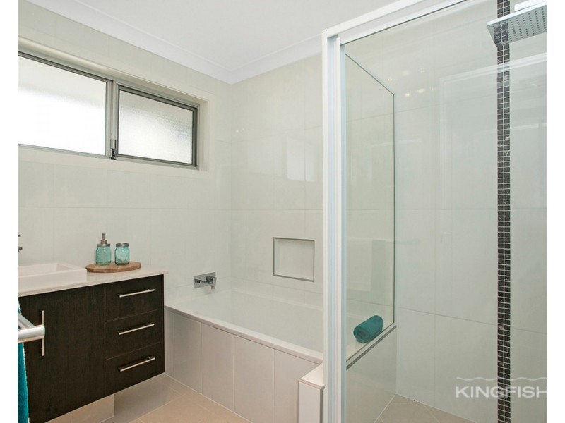 5 Warrina Crescent, Burleigh Waters QLD 4220