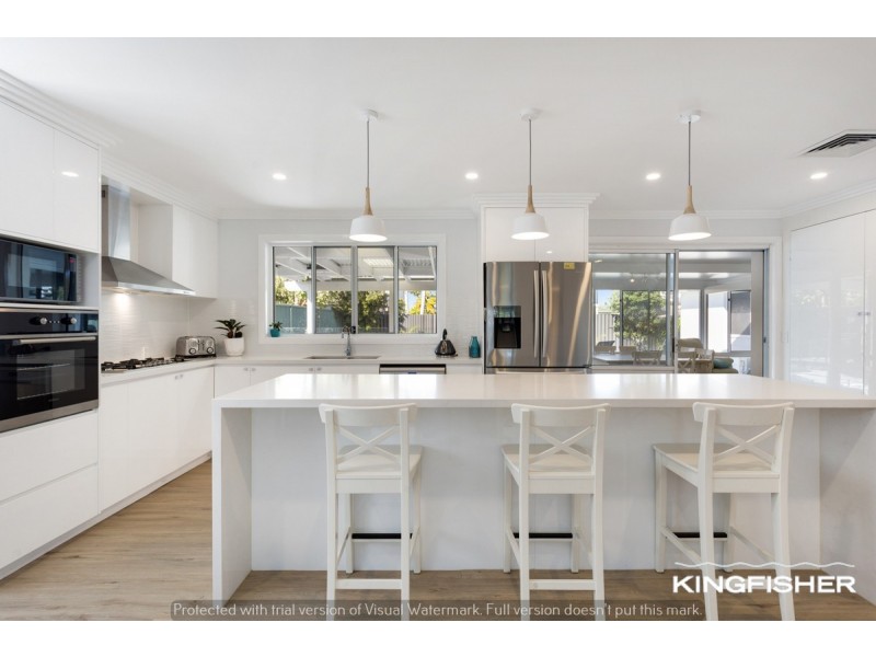 16 Lorikeet Lane, Burleigh Waters QLD 4220