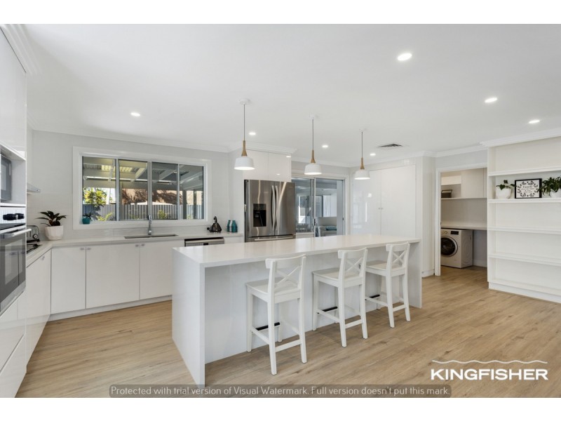 16 Lorikeet Lane, Burleigh Waters QLD 4220
