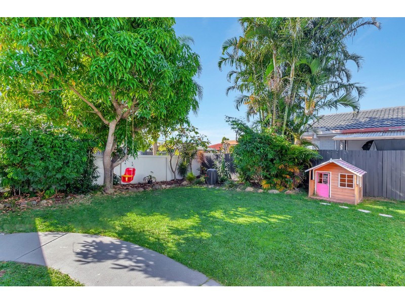 16 Lorikeet Lane, Burleigh Waters QLD 4220