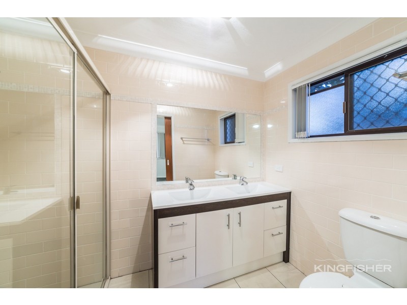 10 Pitta Place, Burleigh Waters QLD 4220