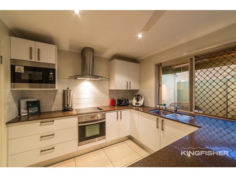 5 Prinia Place, Burleigh Waters QLD 4220