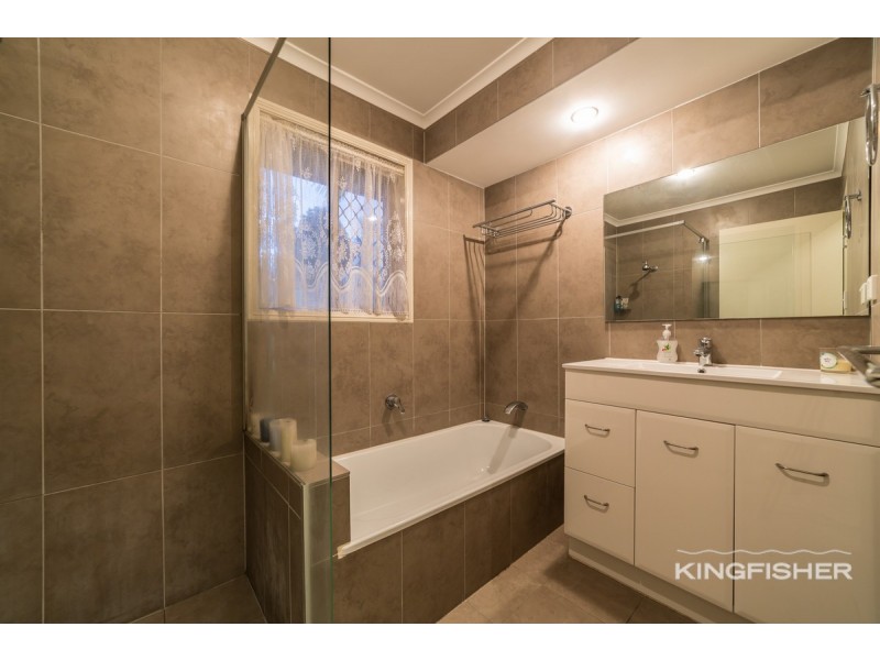 5 Prinia Place, Burleigh Waters QLD 4220