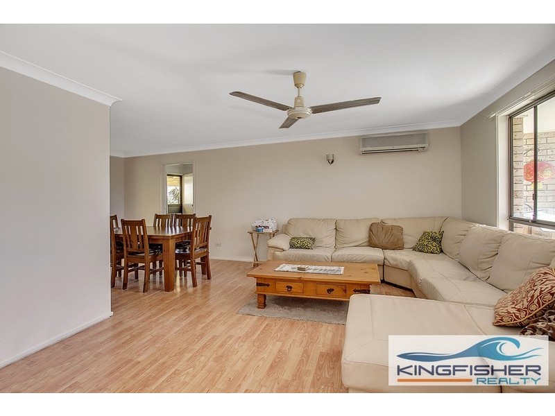 8 Falcon Court, Burleigh Waters QLD 4220