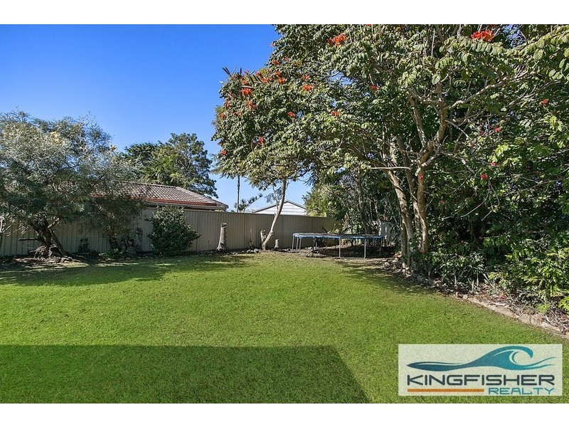8 Falcon Court, Burleigh Waters QLD 4220