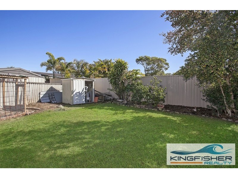 8 Falcon Court, Burleigh Waters QLD 4220