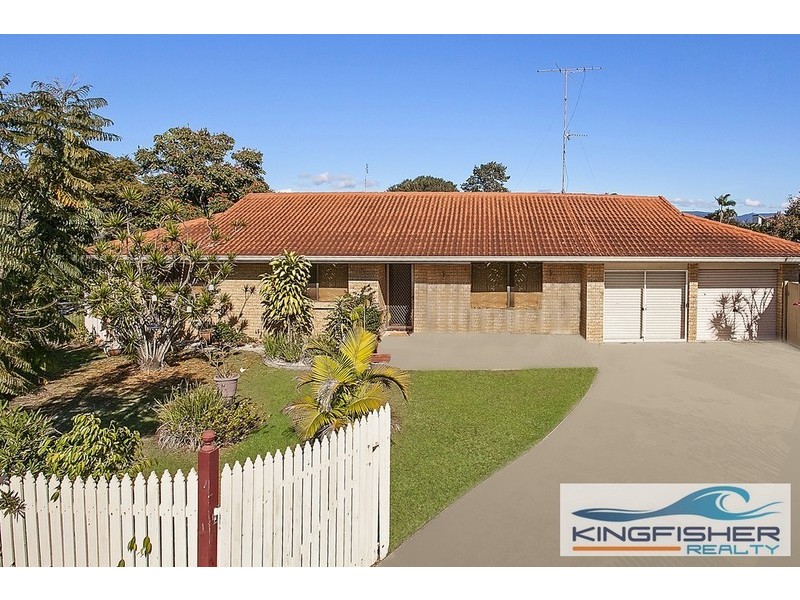 8 Falcon Court, Burleigh Waters QLD 4220