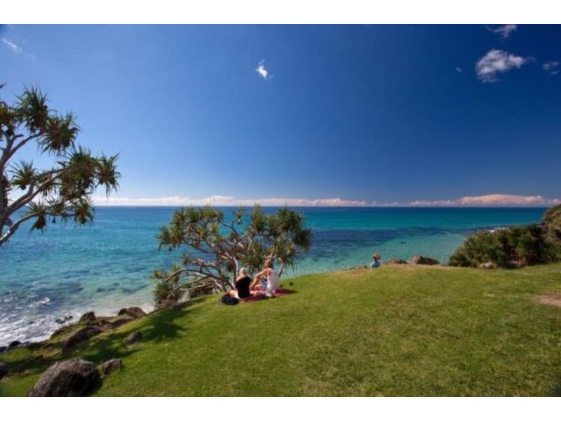 24 Tabilban Street, Burleigh Heads QLD 4220