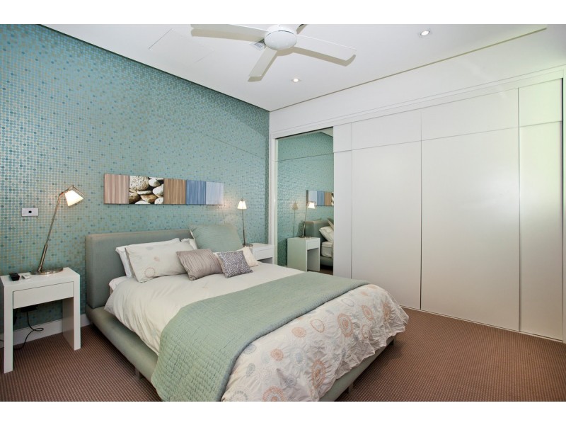 223 Hedges Avenue, Mermaid Beach QLD 4218