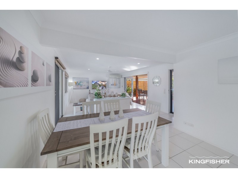 12 Manakin Avenue, Burleigh Waters QLD 4220