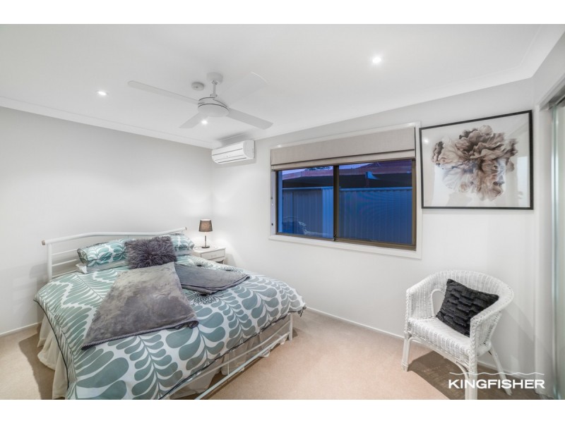 12 Manakin Avenue, Burleigh Waters QLD 4220