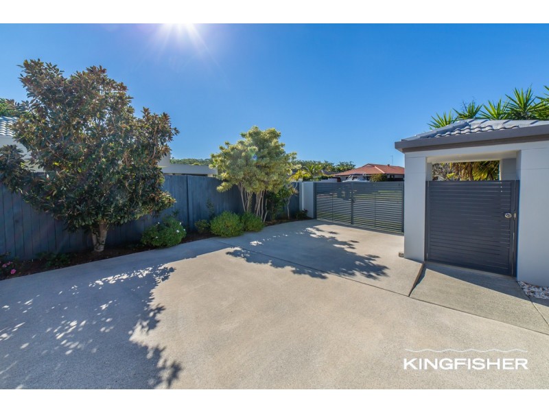 12 Manakin Avenue, Burleigh Waters QLD 4220