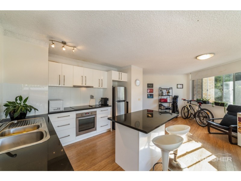 2/116 Petrel Avenue, Mermaid Beach QLD 4218