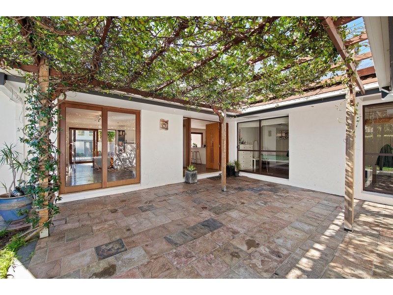 105 Burleigh Street, Burleigh Waters QLD 4220