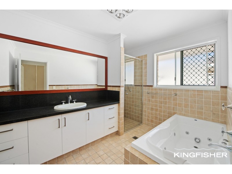 14 Swift Place, Burleigh Waters QLD 4220