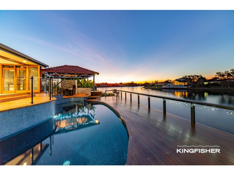 206 Acanthus Avenue, Burleigh Waters QLD 4220