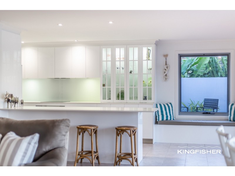 206 Acanthus Avenue, Burleigh Waters QLD 4220