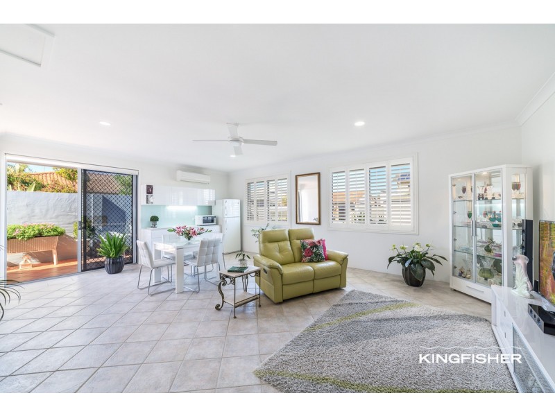 206 Acanthus Avenue, Burleigh Waters QLD 4220