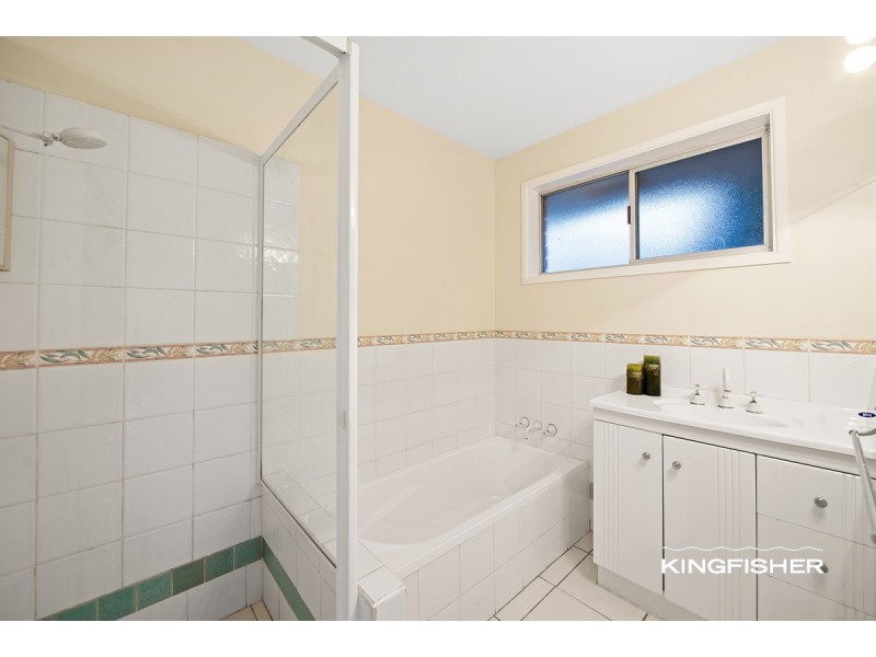 242 Acanthus Avenue, Burleigh Waters QLD 4220