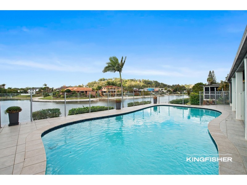 242 Acanthus Avenue, Burleigh Waters QLD 4220