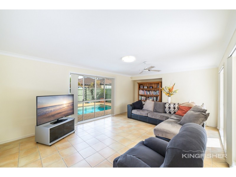 199 Dunlin Drive, Burleigh Waters QLD 4220