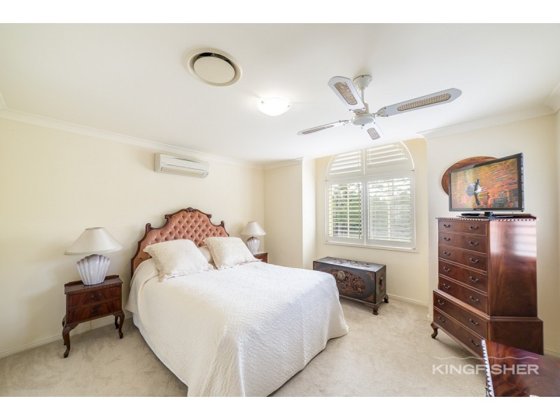 199 Dunlin Drive, Burleigh Waters QLD 4220