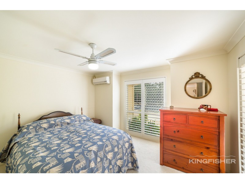 199 Dunlin Drive, Burleigh Waters QLD 4220