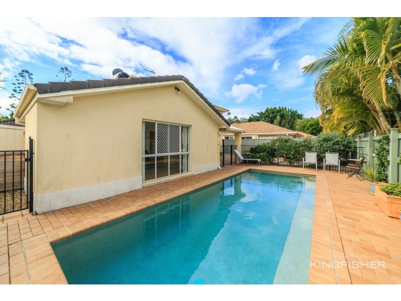 199 Dunlin Drive, Burleigh Waters QLD 4220