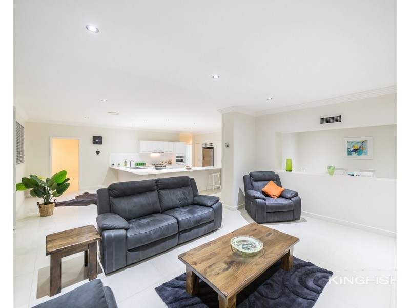 111 Dunlin Drive, Burleigh Waters QLD 4220