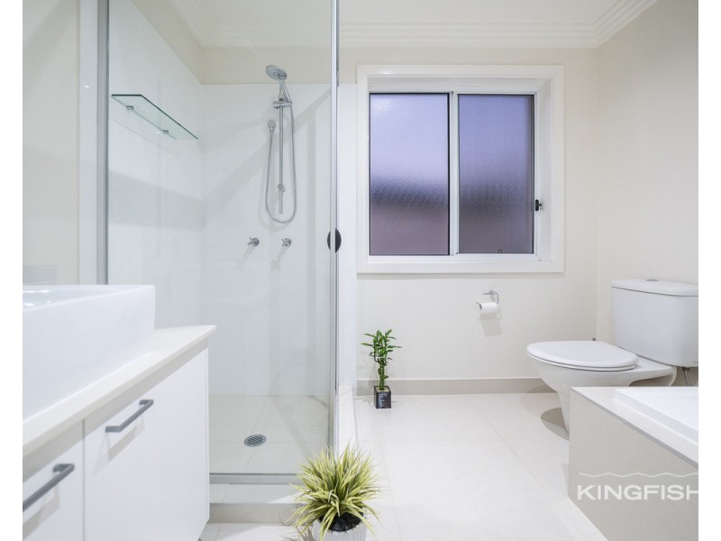 111 Dunlin Drive, Burleigh Waters QLD 4220