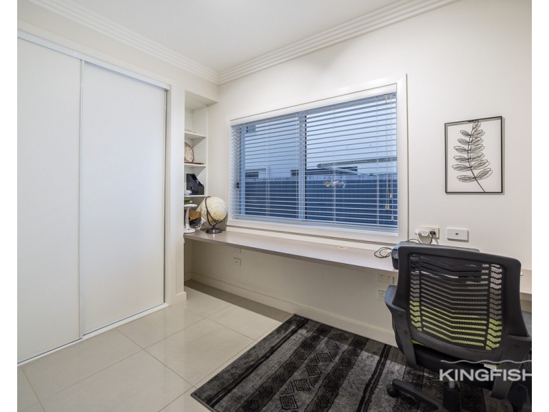 111 Dunlin Drive, Burleigh Waters QLD 4220