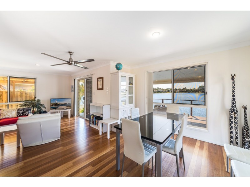 46 Galeen Drive, Burleigh Waters QLD 4220