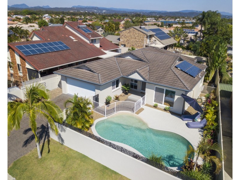 51 Dunlin Drive, Burleigh Waters QLD 4220