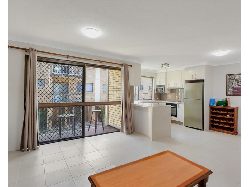 4/10 Allara Avenue, Palm Beach QLD 4221