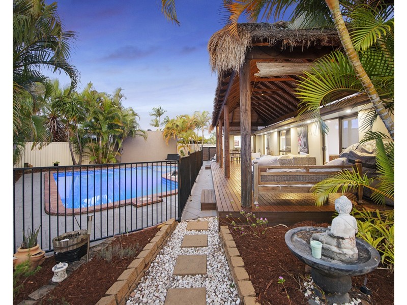 11 Courser Court, Burleigh Waters QLD 4220