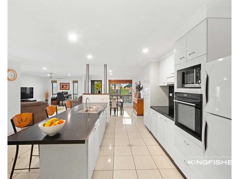 11 Courser Court, Burleigh Waters QLD 4220