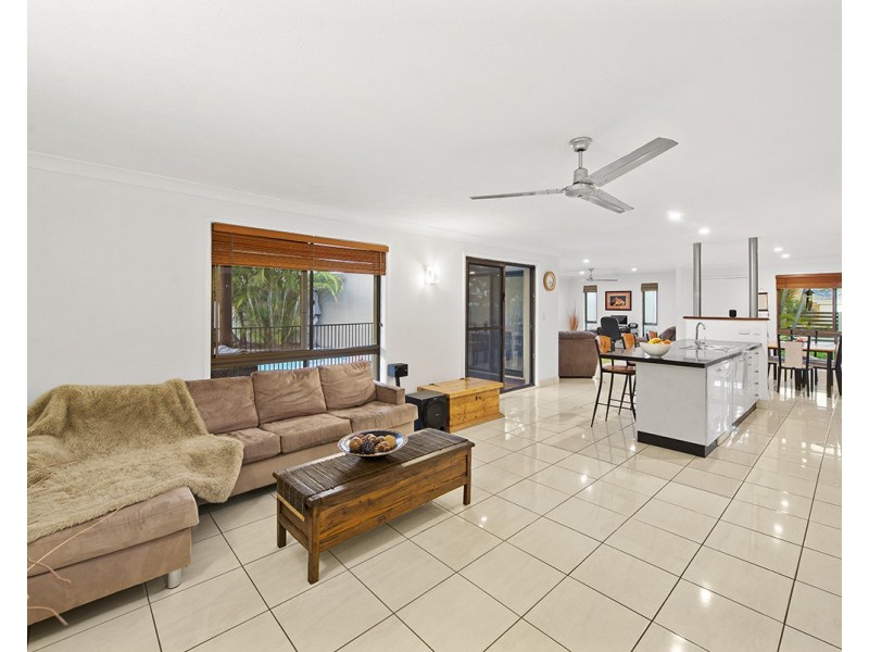 11 Courser Court, Burleigh Waters QLD 4220