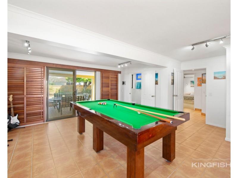 110 Burleigh Street, Burleigh Waters QLD 4220