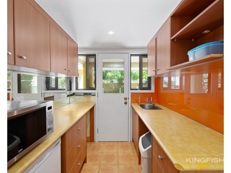 110 Burleigh Street, Burleigh Waters QLD 4220