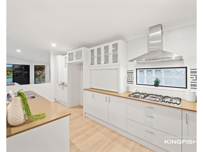 134 Dunlin Drive, Burleigh Waters QLD 4220