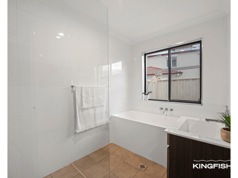 134 Dunlin Drive, Burleigh Waters QLD 4220