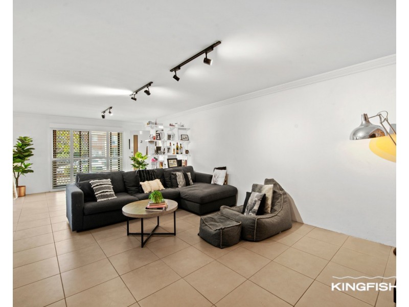 2/2 Rope Court, Mermaid Waters QLD 4218