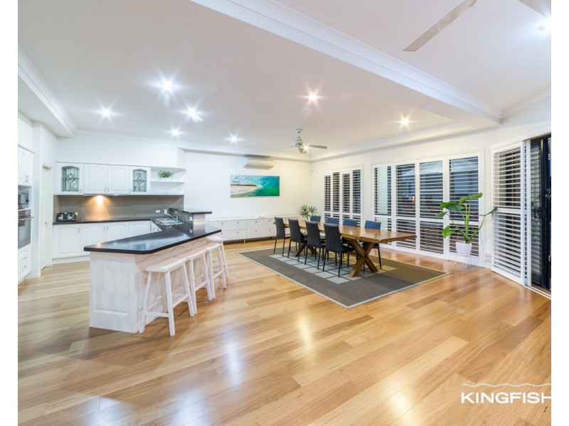 8 Crozet Court, Burleigh Waters QLD 4220