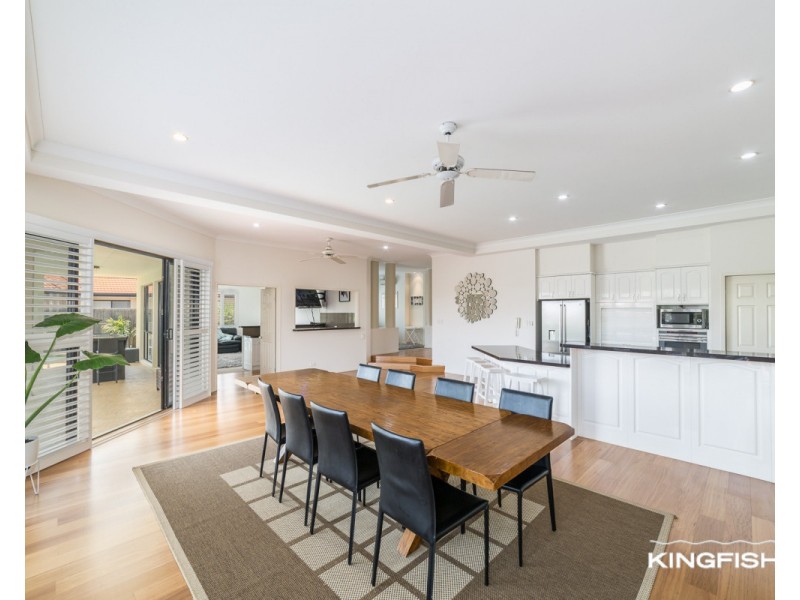 8 Crozet Court, Burleigh Waters QLD 4220