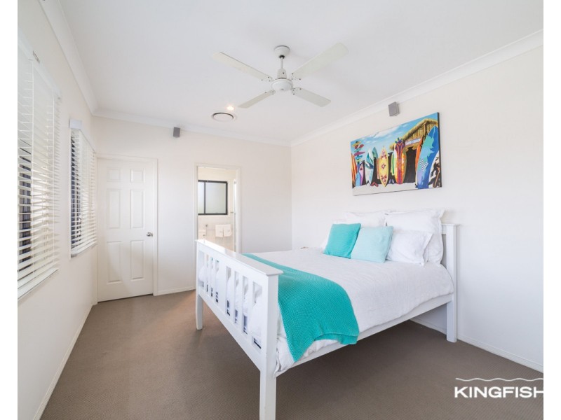 8 Crozet Court, Burleigh Waters QLD 4220