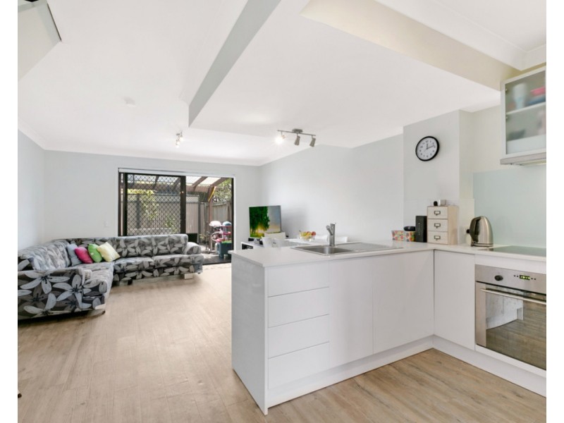 27/5-15 Galeen Drive, Burleigh Waters QLD 4220