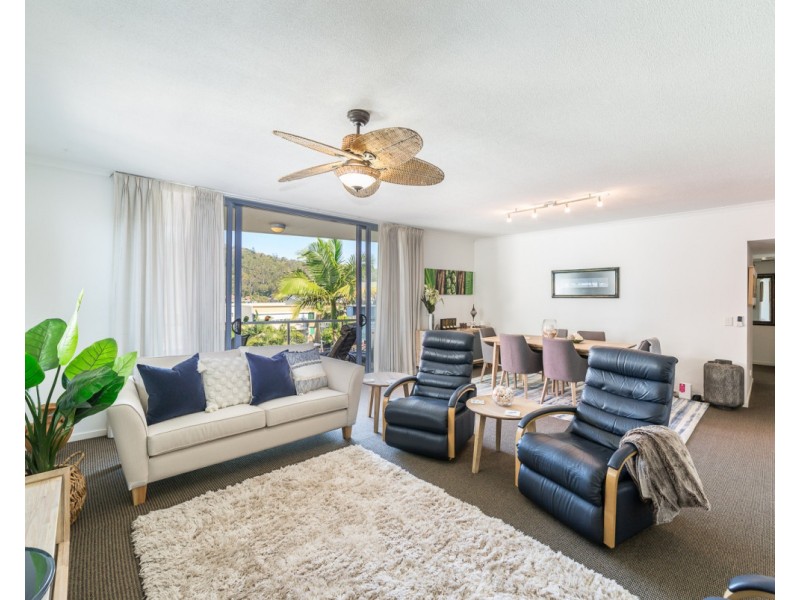 2056/1 Ocean Street, Burleigh Heads QLD 4220