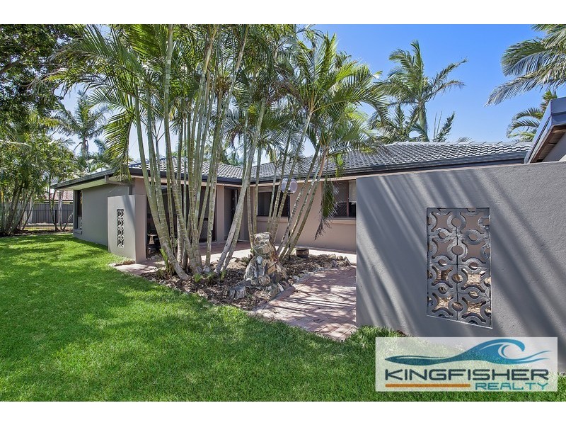 17 Sandpiper Drive, Burleigh Waters QLD 4220