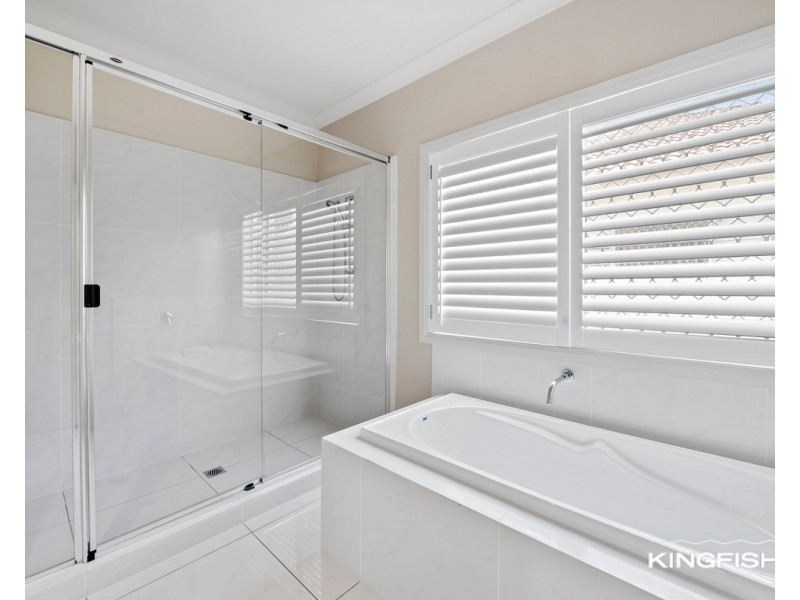 17 Cassowary Drive, Burleigh Waters QLD 4220